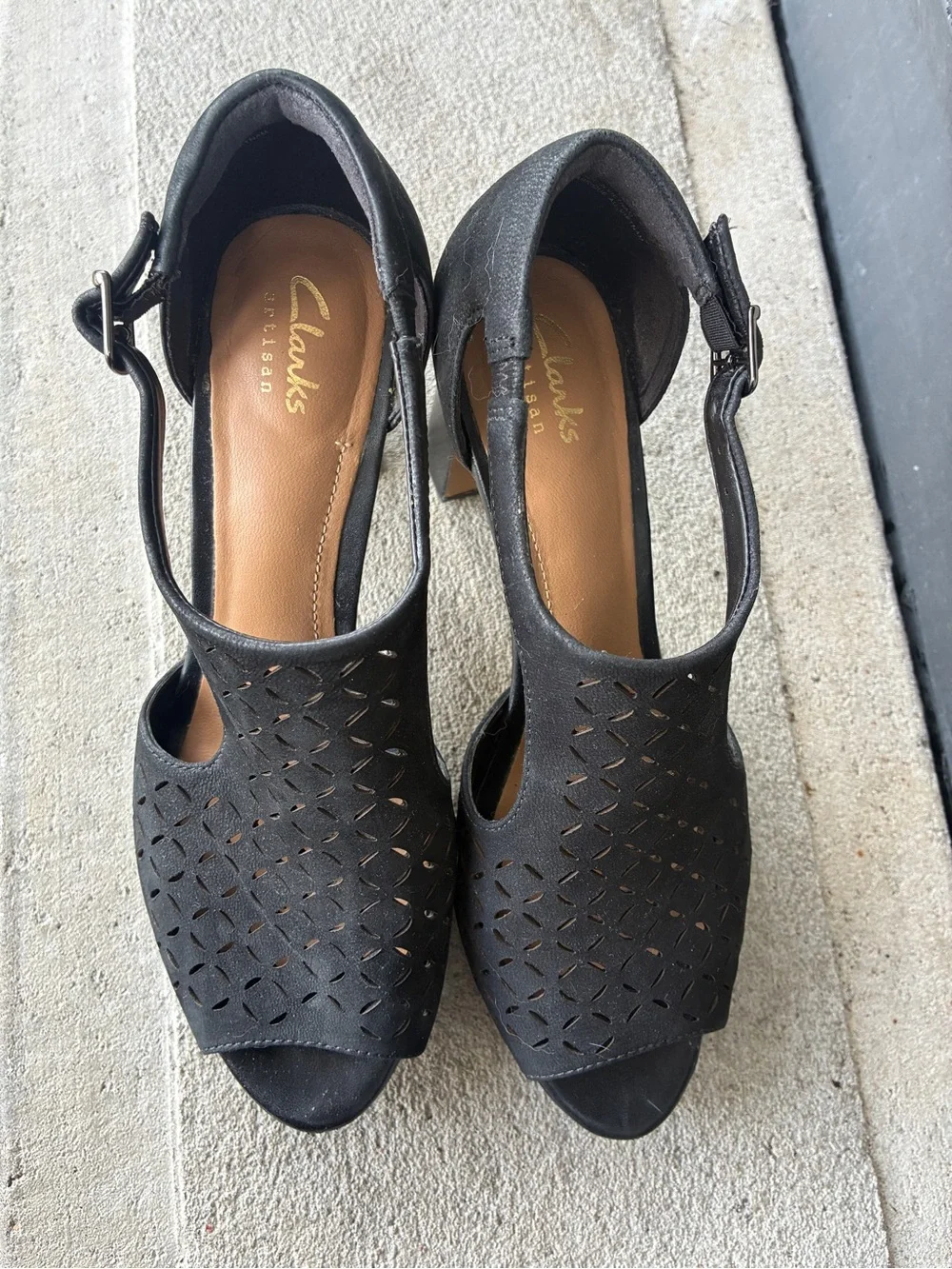 Clarks Jenness Energy black Leather 3” Block Heel platform shoes